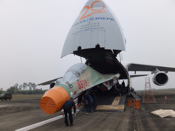 Hai tiêm kích Su-30MK2 đã về Việt Nam ảnh 1