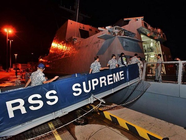 [LIVE] Phát hiện thân máy bay QZ8501 dưới đáy biển ảnh 33