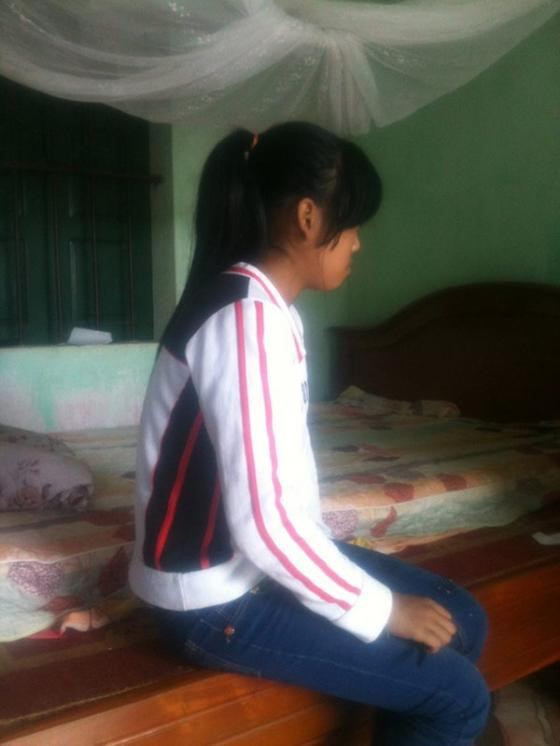Nỗi lòng bố mẹ thiếu nữ 15 tuổi bị trai làng làm nhục trong đêm ảnh 1
