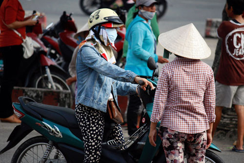 Cò vé lộng hành tại ga Sài Gòn 6