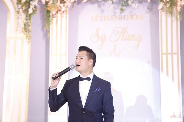 Quang Dũng hát trong ‘siêu’ đám cưới ở Nghệ An gây xôn xao ảnh 6