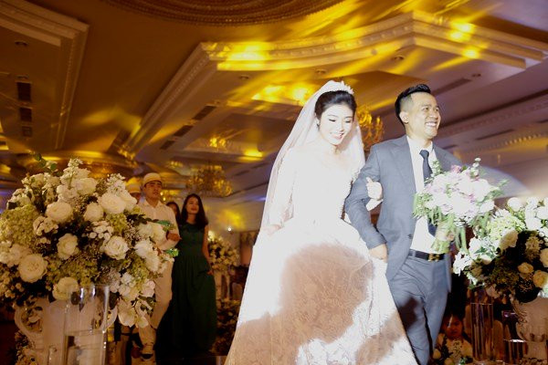 Quang Dũng hát trong ‘siêu’ đám cưới ở Nghệ An gây xôn xao ảnh 5