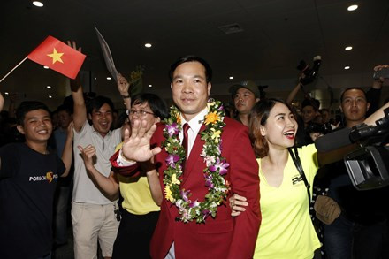 Ngày về rạng rỡ của 'người hùng' Hoàng Xuân Vinh ảnh 20