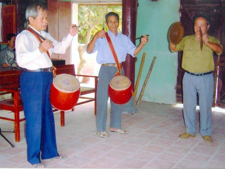 Đội trống Cổ bộ đang tập