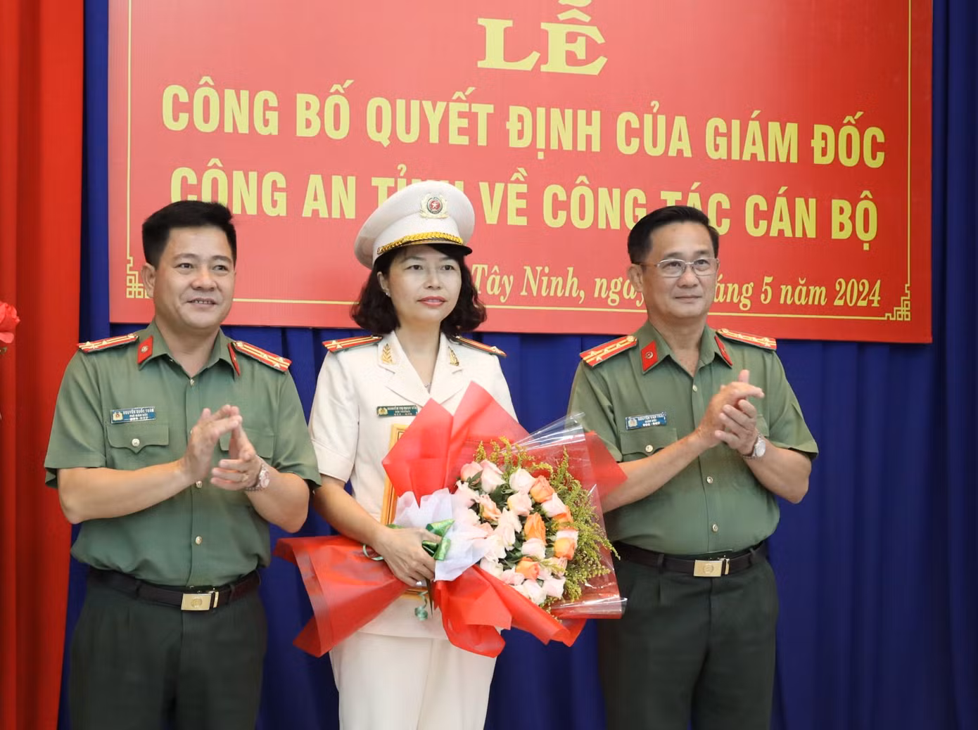 Trao quyết định bổ nhiệm và tặng hoa chúc mừng Trung tá Nguyễn Thị Ngọc Yến