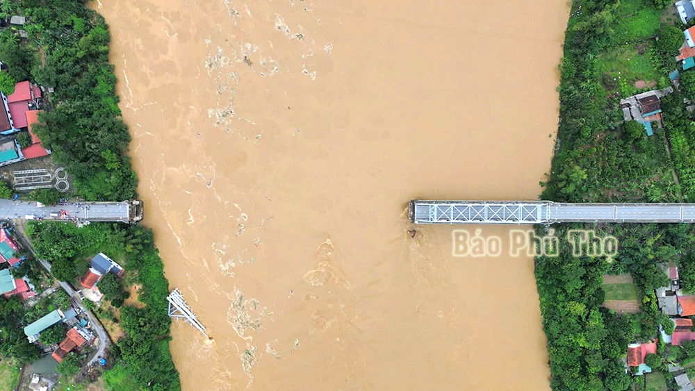 Sập cầu Phong Châu: Cầu từng được sửa chữa 3 lần ảnh 6 Sập cầu Phong Châu: Cầu từng được sửa chữa 3 lần ảnh 6