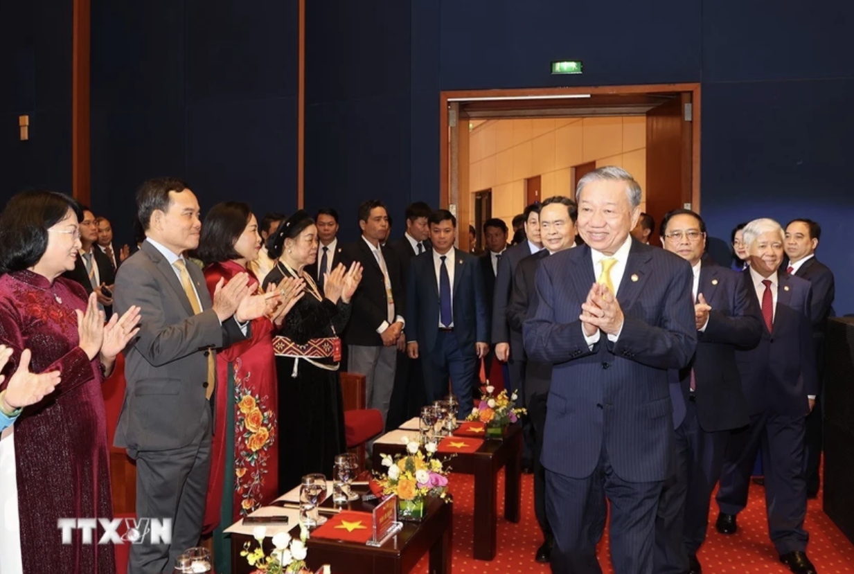Tổng Bí thư, Chủ tịch nước Tô Lâm, Thủ tướng Phạm Minh Chính, Chủ tịch Quốc hội Trần Thanh Mẫn cùng nhiều đồng chí Lãnh đạo, nguyên Lãnh đạo Đảng, Nhà nước đến dự phiên khai mạc Đại hội đại biểu toàn quốc Mặt trận Tổ quốc Việt Nam lần thứ X, nhiệm kỳ 2024 – 2029 (Đại hội). Ảnh: TTXVN