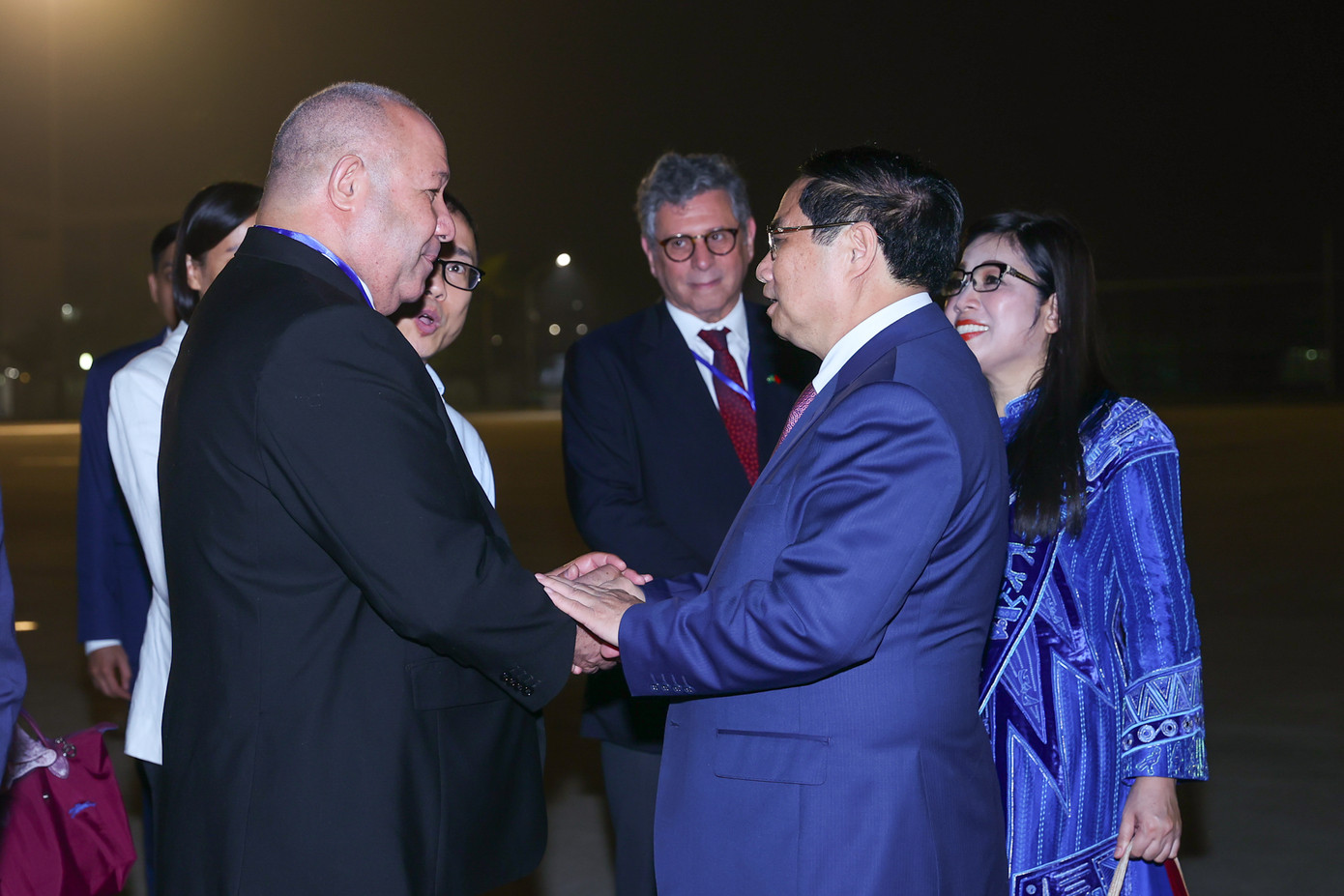 Đại biện Cộng hòa Dominica tiễn Thủ tướng Phạm Minh Chính cùng Phu nhân tại sân bay quốc tế Nội Bài - Ảnh: VGP/Nhật Bắc Đại biện Cộng hòa Dominica tiễn Thủ tướng Phạm Minh Chính cùng Phu nhân tại sân bay quốc tế Nội Bài - Ảnh: VGP/Nhật Bắc