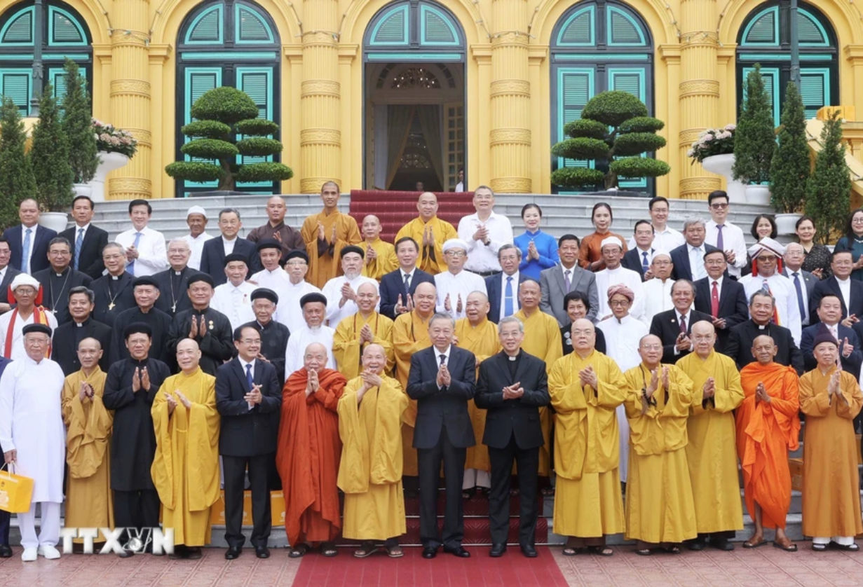 Chủ tịch nước Tô Lâm với các đại biểu. Ảnh: Nhan Sáng/TTXVN