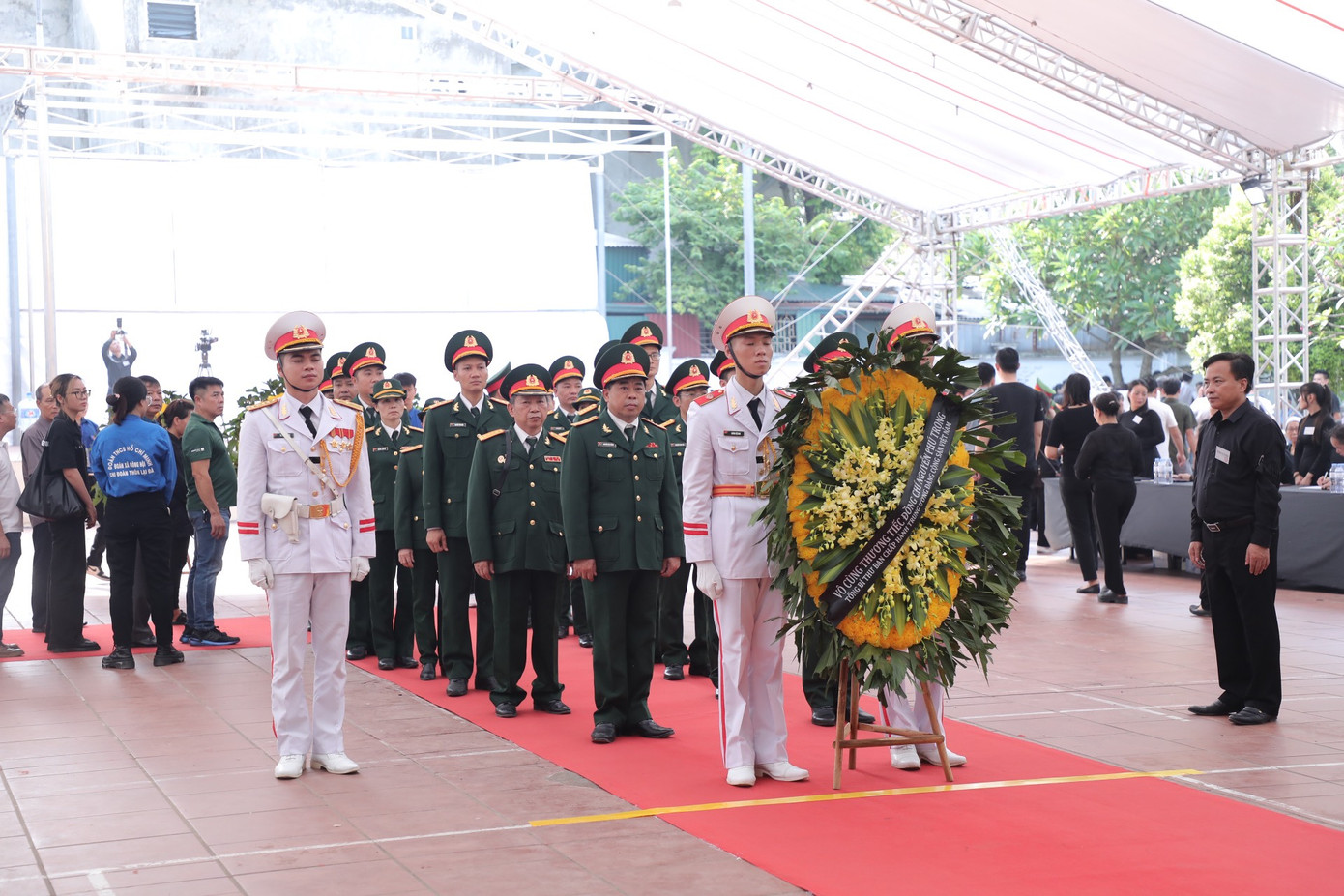 Trực tiếp Lễ viếng Tổng Bí thư Nguyễn Phú Trọng ngày 26/7 ảnh 13