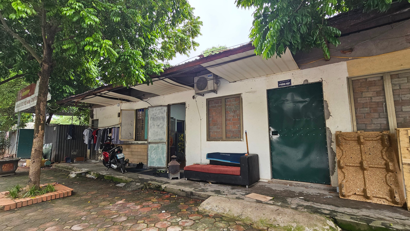 Dãy nhà cấp 4 tại khu đất quy hoạch bãi xe hiện có căn cho thuê làm phòng trọ. Dãy nhà cấp 4 tại khu đất quy hoạch bãi xe hiện có căn cho thuê làm phòng trọ.