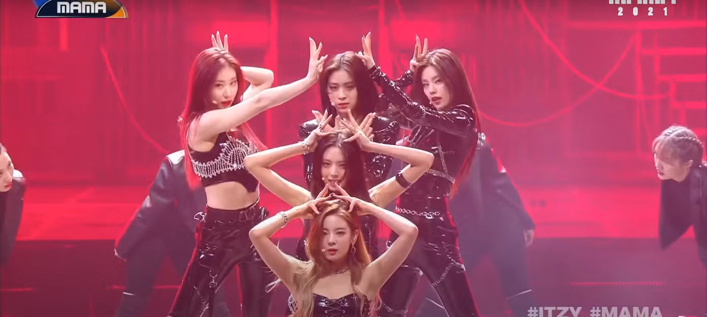 ITZY cực ngầu với tiết mục Loco và M.A.F.IA In The Morning.