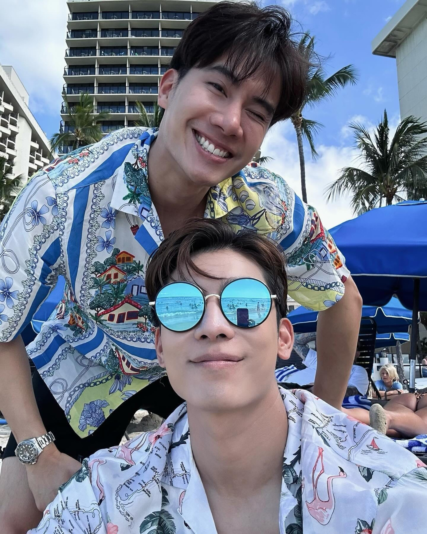 Kể từ sau màn công khai hẹn hò, Mew và Tul không ngại bày tỏ tình cảm với nhau hay chia sẻ những câu chuyện về hành trình tình yêu của cả hai. Kể từ sau màn công khai hẹn hò, Mew và Tul không ngại bày tỏ tình cảm với nhau hay chia sẻ những câu chuyện về hành trình tình yêu của cả hai.