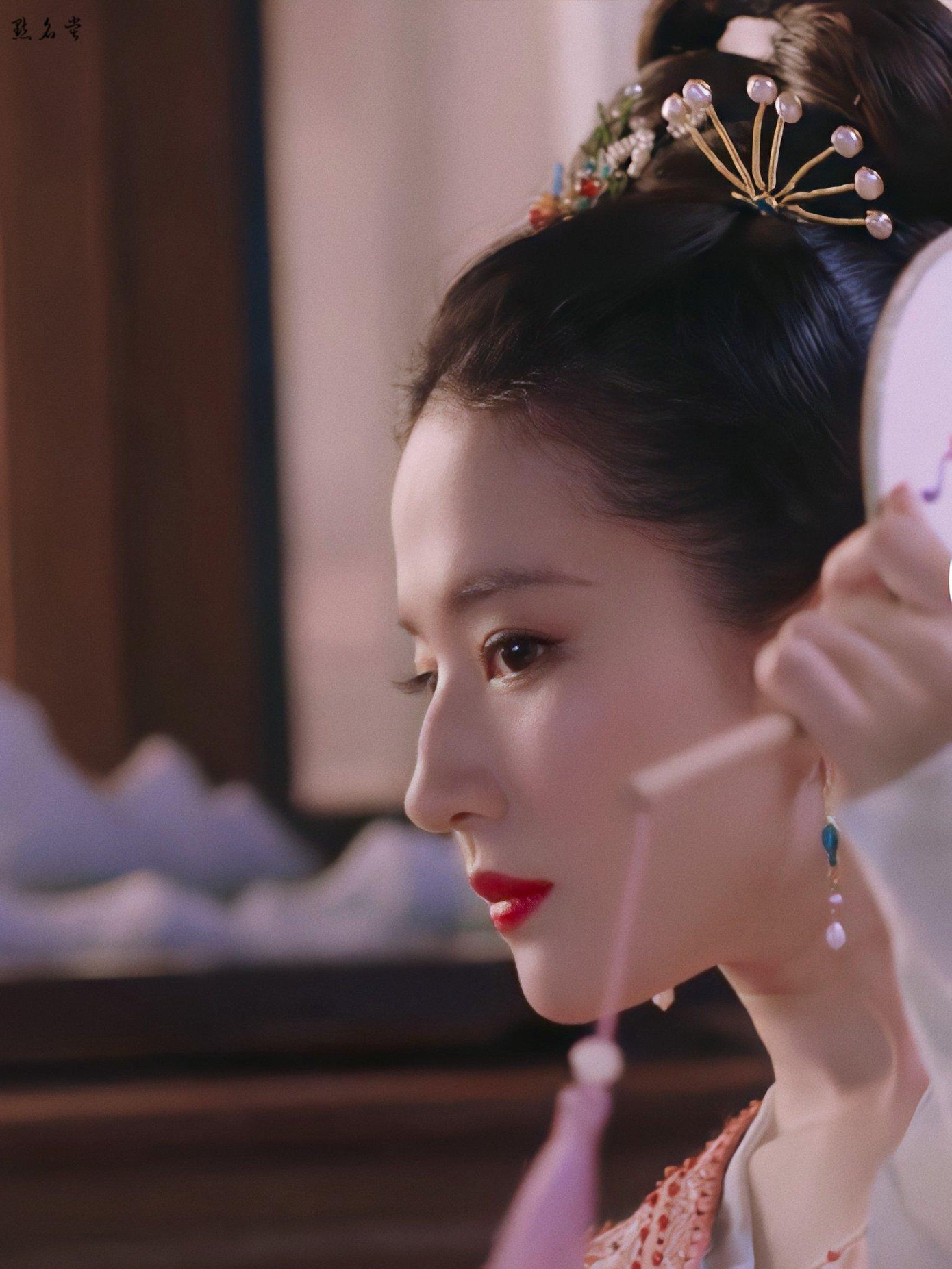 Sống mũi cao trứ danh của Lưu Diệc Phi khiến bao người ghen tị. Sống mũi cao trứ danh của Lưu Diệc Phi khiến bao người ghen tị.