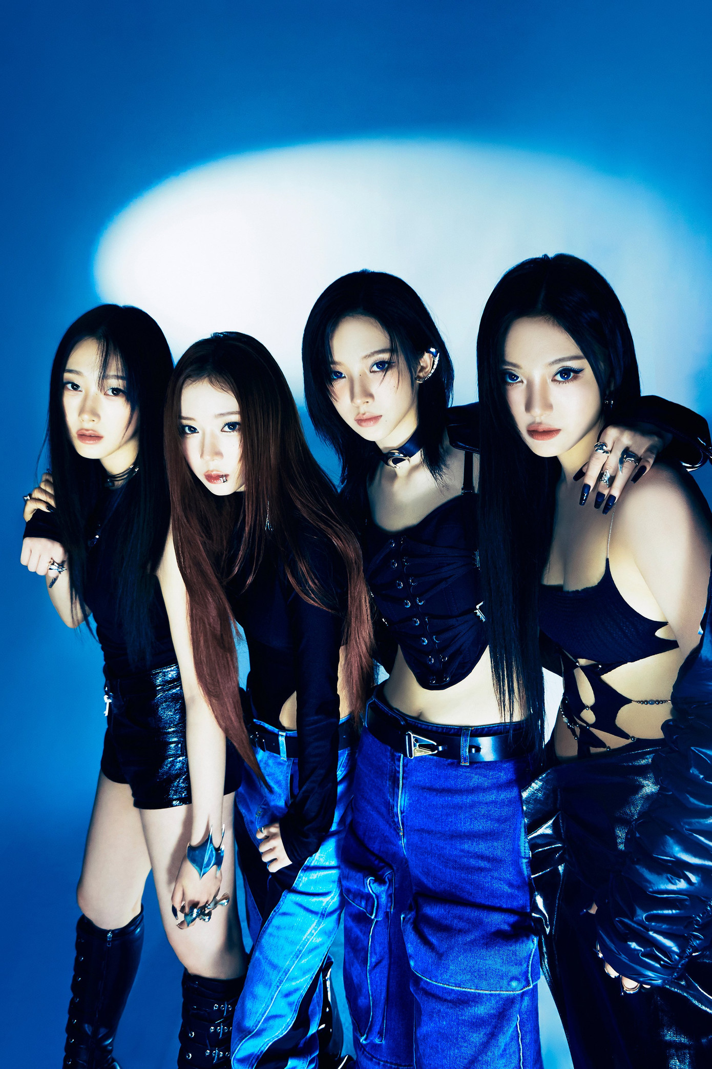 aespa từng tiết lộ Drama sẽ mang âm hưởng kết hợp giữa hai bản hit Savage và Illusion. aespa từng tiết lộ Drama sẽ mang âm hưởng kết hợp giữa hai bản hit Savage và Illusion.