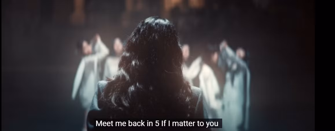 Cupid sẽ lựa chọn "thức tỉnh" và "gặp lại" Psyche theo lời gợi ý của các thiên thần NewJeans hay phải chăng là một lời răn dạy "hãy thức tỉnh" và tiếp tục làm tốt nhiệm vụ của mình đi?