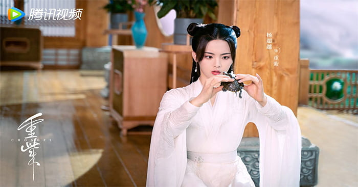 Cô nàng chỉ có thể gây thương nhớ người xem bởi... đôi mắt trợn trong suốt các cảnh quay. Cô nàng chỉ có thể gây thương nhớ người xem bởi... đôi mắt trợn trong suốt các cảnh quay.