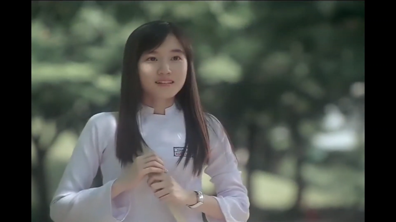 Nhiều khán giả từng lầm tưởng cô gái trong đoạn TVC là người Việt cho đến khi cơn sốt của Nữ Luật Sư Kỳ Lạ Woo Young Woo khiến nhiều người nhận ra đây là Park Eun Bin.