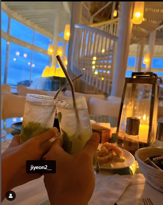 Anh chàng đăng tải hình ảnh thưởng thức Mojito và không quên tag "bà xã". Anh chàng đăng tải hình ảnh thưởng thức Mojito và không quên tag "bà xã".