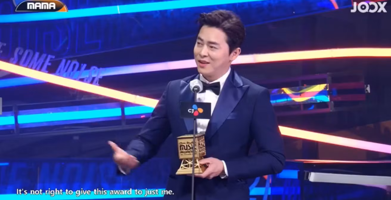 Nam diễn viên đa-zi-năng Jo Jung Suk "ẵm" trọn giải Best OST (Nhạc Phim Xuất Sắc Nhất) cùng I Like You - nhạc phim của Hospital Playlist 2.