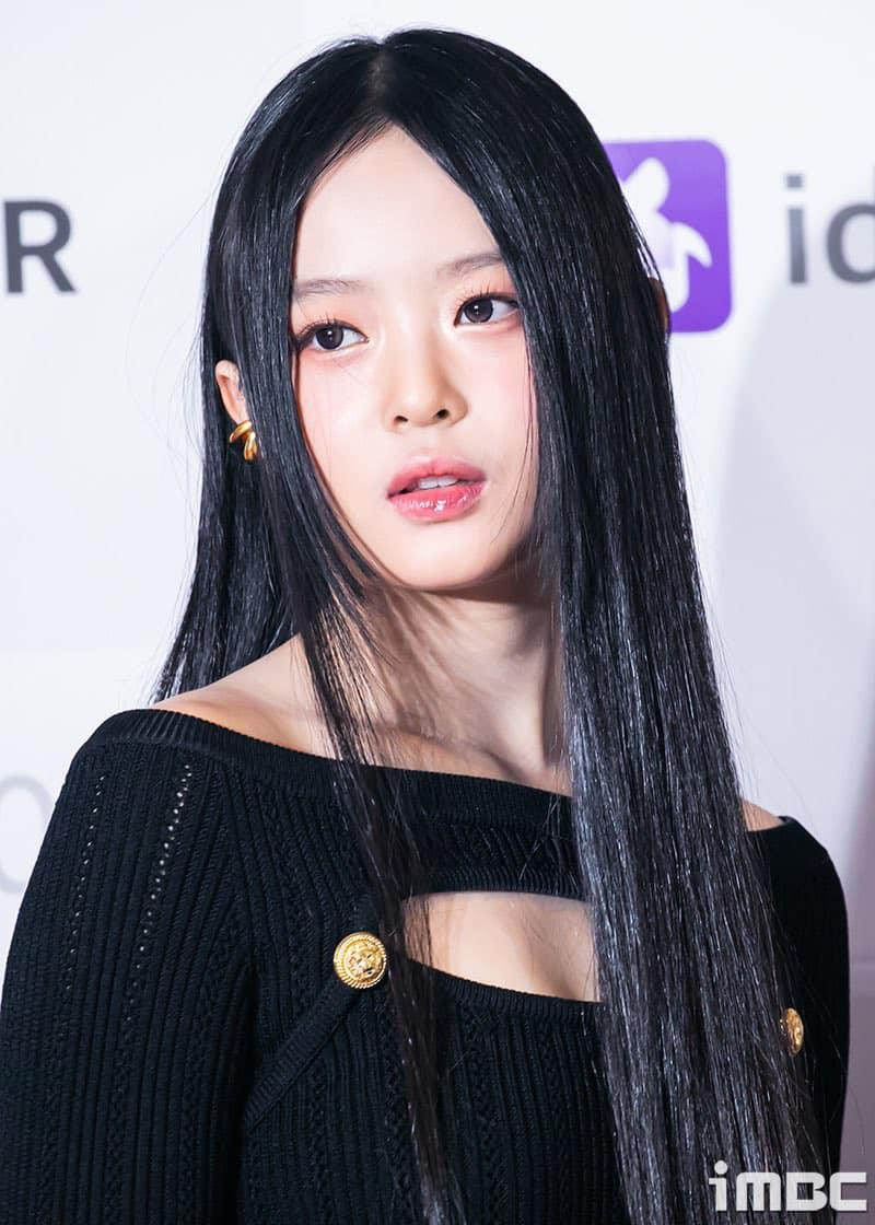 Hanni nhận được sự ủng hộ đông đảo của khán giả, đặc biệt là người hâm mộ Việt Nam bởi visual long lanh, tính cách đáng yêu và kỹ năng sân khấu ổn định.