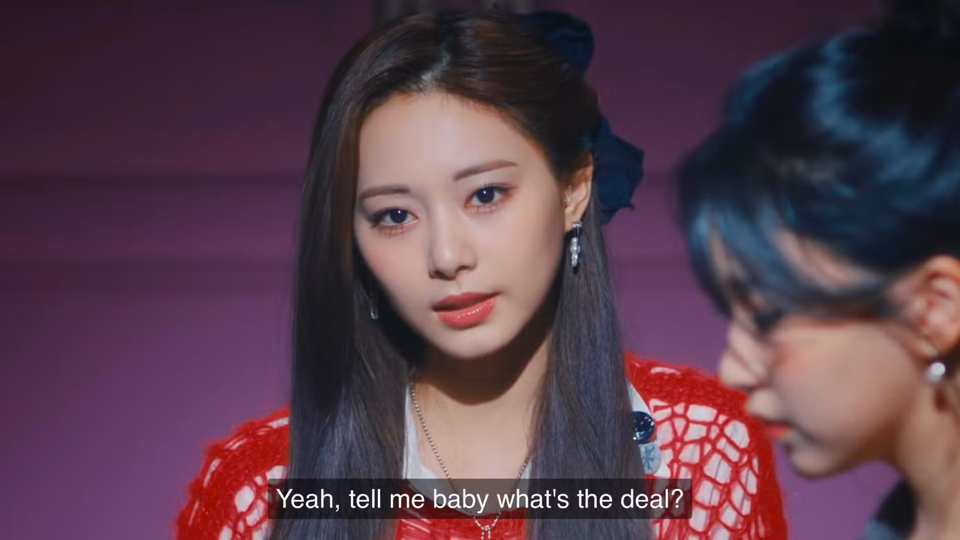 Khoản phát âm tiếng Anh - vốn là điểm yếu của TWICE - vẫn thể hiện rõ trong The Feels, khiến bài hát vẫn mang “dư vị” đâu đây của một bài hát K-Pop phiên bản lời Anh.