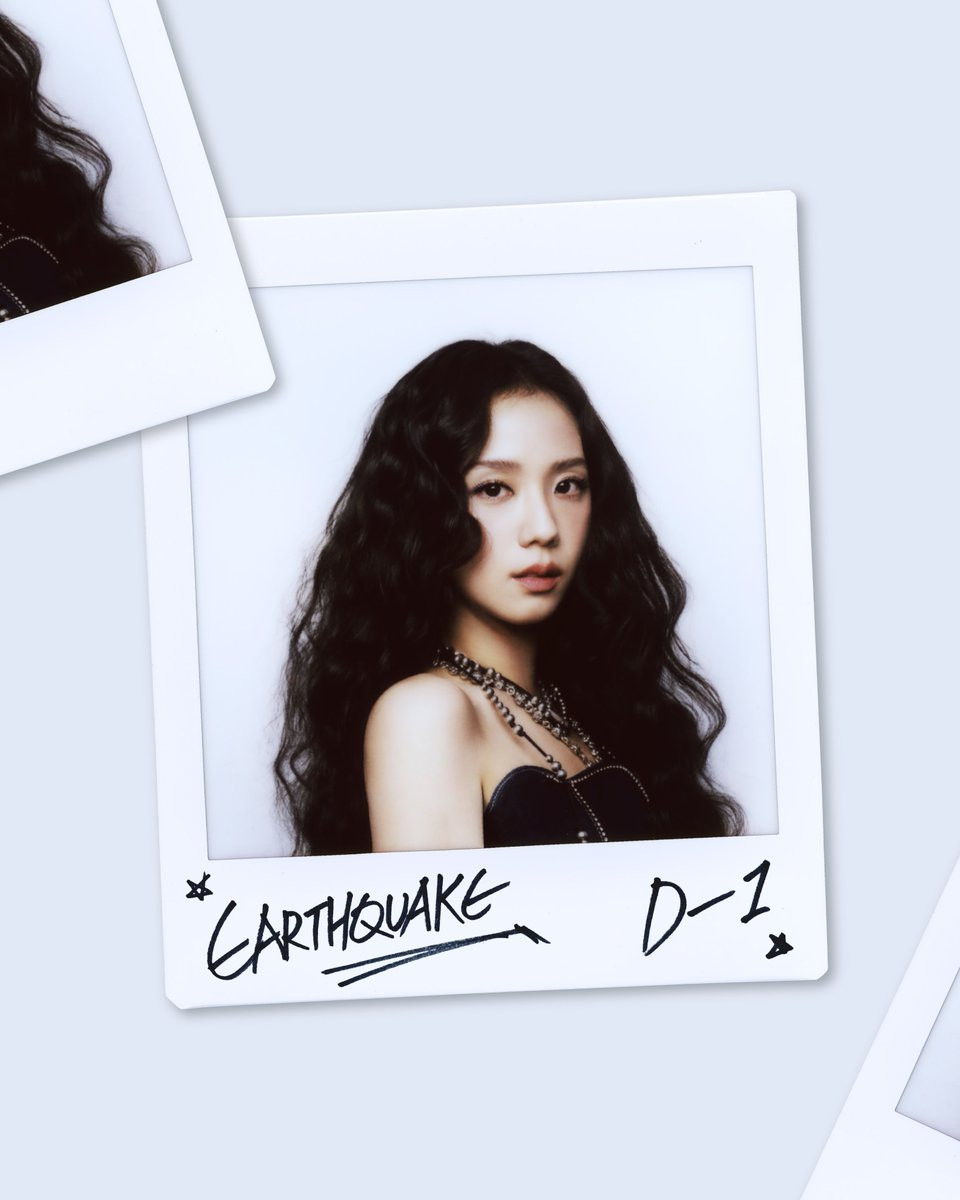 Cú nhảy khỏi vùng an toàn của Jisoo bằng một earthquake gai góc, độc lạ nhận được nhiều đánh giá tích cực của khán giả.