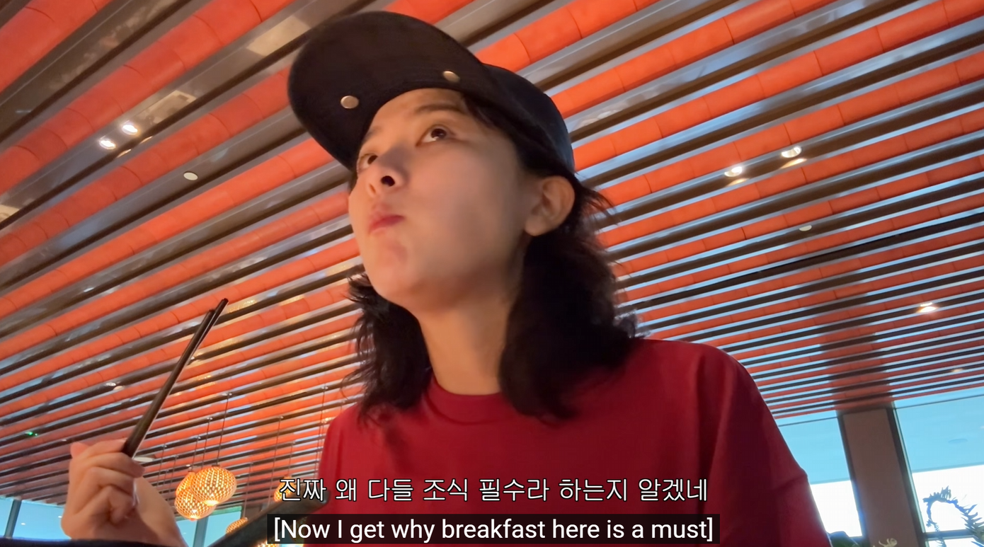 Từ bữa sáng với chả giò và hủ tiếu... Từ bữa sáng với chả giò và hủ tiếu...