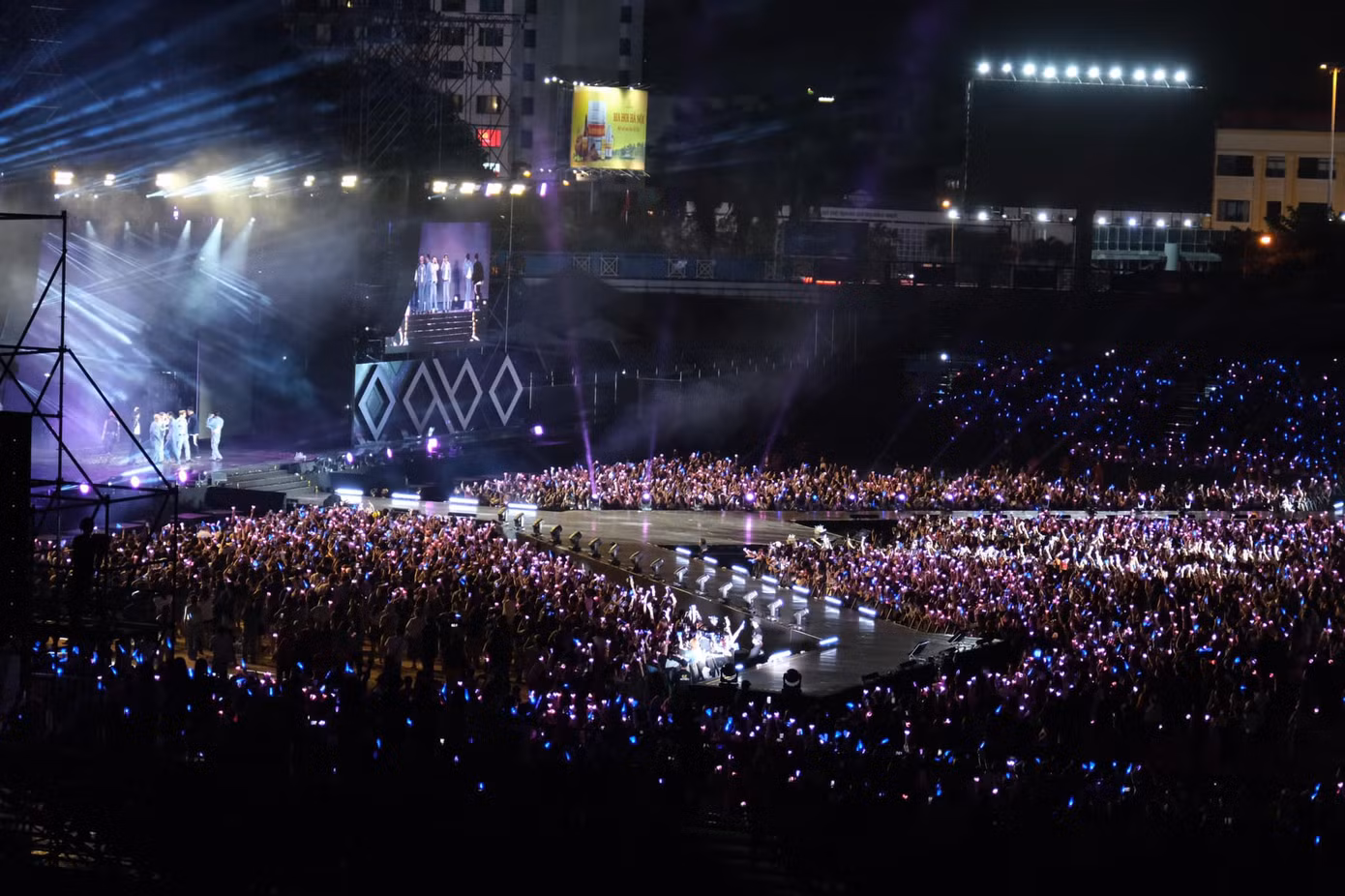 Hướng nhìn "bá cháy" của bệnh viện với view phóng thẳng ra sân khấu của Super Junior cùng "biển" lightstick cuồng nhiệt của người hâm mộ.