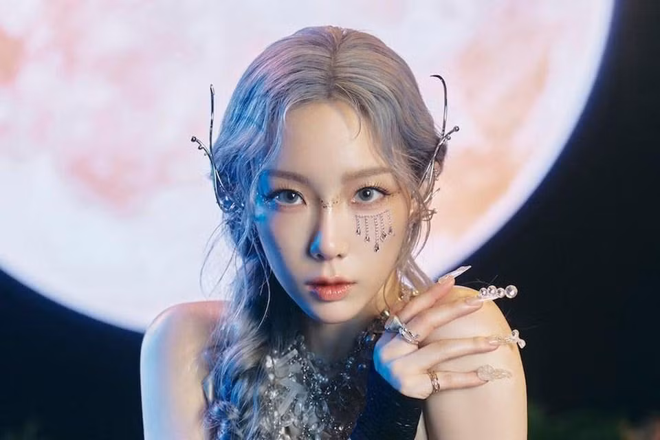 Trước đó, Mnet cũng công bố nữ MC của Queendom 2 chính là Taeyeon khiến nhiều người hâm mộ "phát sốt".