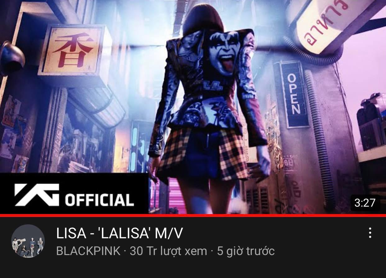 Dù không biết đây có phải sự trùng hợp hay dụng ý của đội ngũ sản xuất, nhưng chi tiết này cũng khiến người hâm mộ phải xuýt xoa vì quá tinh tế. Dù không biết đây có phải sự trùng hợp hay dụng ý của đội ngũ sản xuất, nhưng chi tiết này cũng khiến người hâm mộ phải xuýt xoa vì quá tinh tế.