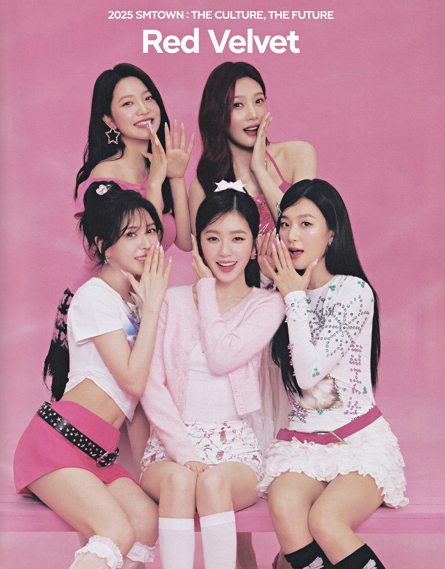 Trước khi đưa ra quyết định, Red Velvet đã gắn bó với SM hơn 10 năm kể từ ca khúc ra mắt Happiness và Ice Cream Cake vào năm 2014 và 2015. Trước khi đưa ra quyết định, Red Velvet đã gắn bó với SM hơn 10 năm kể từ ca khúc ra mắt Happiness và Ice Cream Cake vào năm 2014 và 2015.