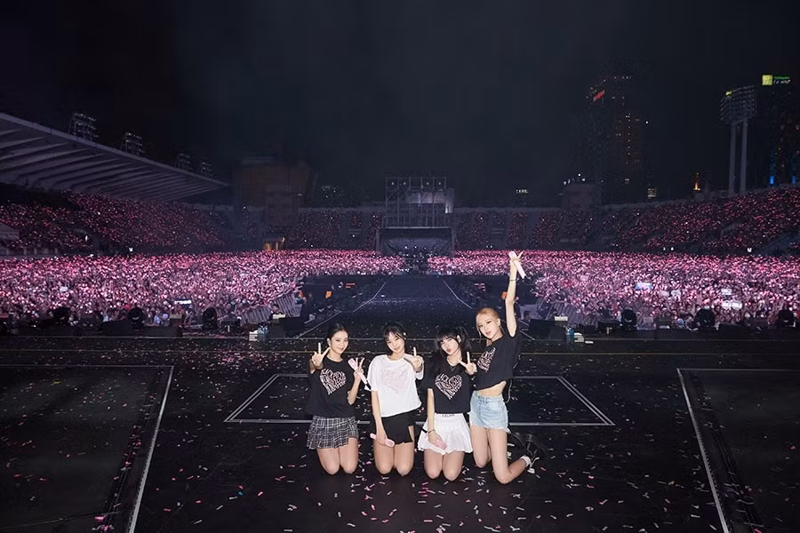 Đến giờ phút này, có thể khẳng định Born Pink chính là tour diễn thành công nhất mọi thời đại của một nhóm nữ. Đến giờ phút này, có thể khẳng định Born Pink chính là tour diễn thành công nhất mọi thời đại của một nhóm nữ.