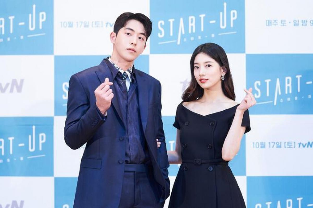 Theo Sojang, một số cư dân mạng còn cho rằng Nam Joo Hyuk đang đùa cợt về quê hương của Suzy khi nữ diễn viên được sinh ra tại tỉnh Jeolla - trứ danh với những món hải sản lên men. Theo Sojang, một số cư dân mạng còn cho rằng Nam Joo Hyuk đang đùa cợt về quê hương của Suzy khi nữ diễn viên được sinh ra tại tỉnh Jeolla - trứ danh với những món hải sản lên men.