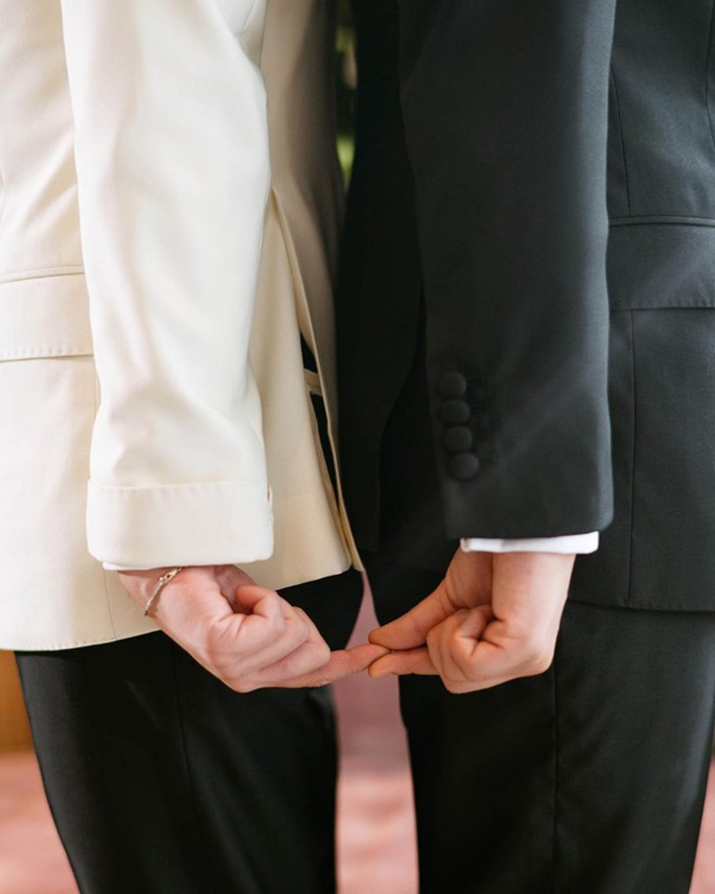 Những tấm ảnh "chiếm trọn spotlight" trên mạng xã hội khiến dân tình được phen "tan chảy" với dấu mốc ấn tượng trong "quá trình thành lập công ty" của gia đình Ninh Dương. Những tấm ảnh "chiếm trọn spotlight" trên mạng xã hội khiến dân tình được phen "tan chảy" với dấu mốc ấn tượng trong "quá trình thành lập công ty" của gia đình Ninh Dương.