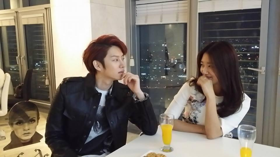 "Tỷ phú của các mối quan hệ" Heechul (SUPER JUNIOR) cũng là "ứng cử viên" hàng đầu trong dàn khách mời tham dự hôn lễ của Park Shin Hye. "Tỷ phú của các mối quan hệ" Heechul (SUPER JUNIOR) cũng là "ứng cử viên" hàng đầu trong dàn khách mời tham dự hôn lễ của Park Shin Hye.