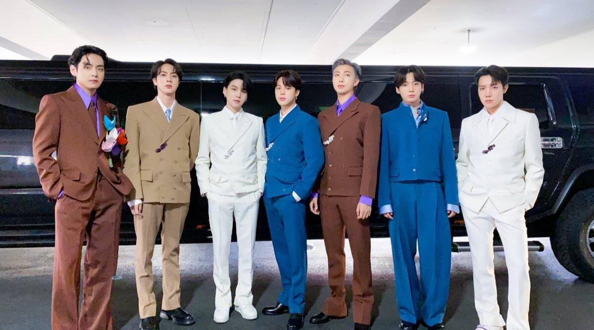 Những ARMY (người hâm mộ của BTS) đã đồng loạt đẩy hashtag #StopAsianHate (Dừng kỳ thị người châu Á) và yêu cầu phía The Project đưa ra lời xin lỗi chính thức. Những ARMY (người hâm mộ của BTS) đã đồng loạt đẩy hashtag #StopAsianHate (Dừng kỳ thị người châu Á) và yêu cầu phía The Project đưa ra lời xin lỗi chính thức.