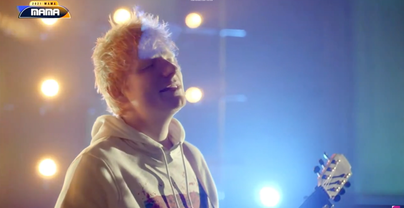 Ed Sheeran thắng giải Best International Artist (Nghệ sĩ quốc tế xuất sắc nhất). Nam ca sĩ đã mang hai bản hit là Bad Habit và Shivers trình diễn tại sân khấu MAMA 2021. Ed Sheeran thắng giải Best International Artist (Nghệ sĩ quốc tế xuất sắc nhất). Nam ca sĩ đã mang hai bản hit là Bad Habit và Shivers trình diễn tại sân khấu MAMA 2021.
