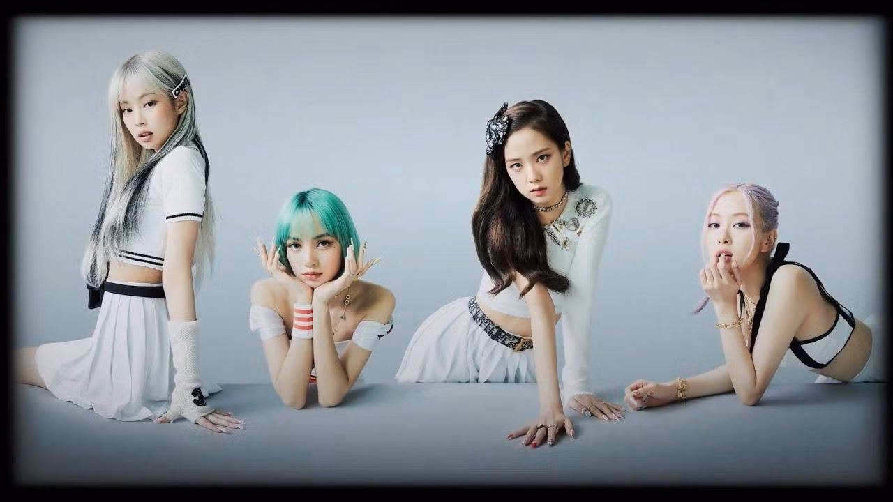 The Album giúp người hâm mộ khám phá thêm nhiều khía cạnh của nhóm thông qua các chủ đề về tình yêu và sự phức tạp trong quá trình trưởng thành. The Album giúp người hâm mộ khám phá thêm nhiều khía cạnh của nhóm thông qua các chủ đề về tình yêu và sự phức tạp trong quá trình trưởng thành.
