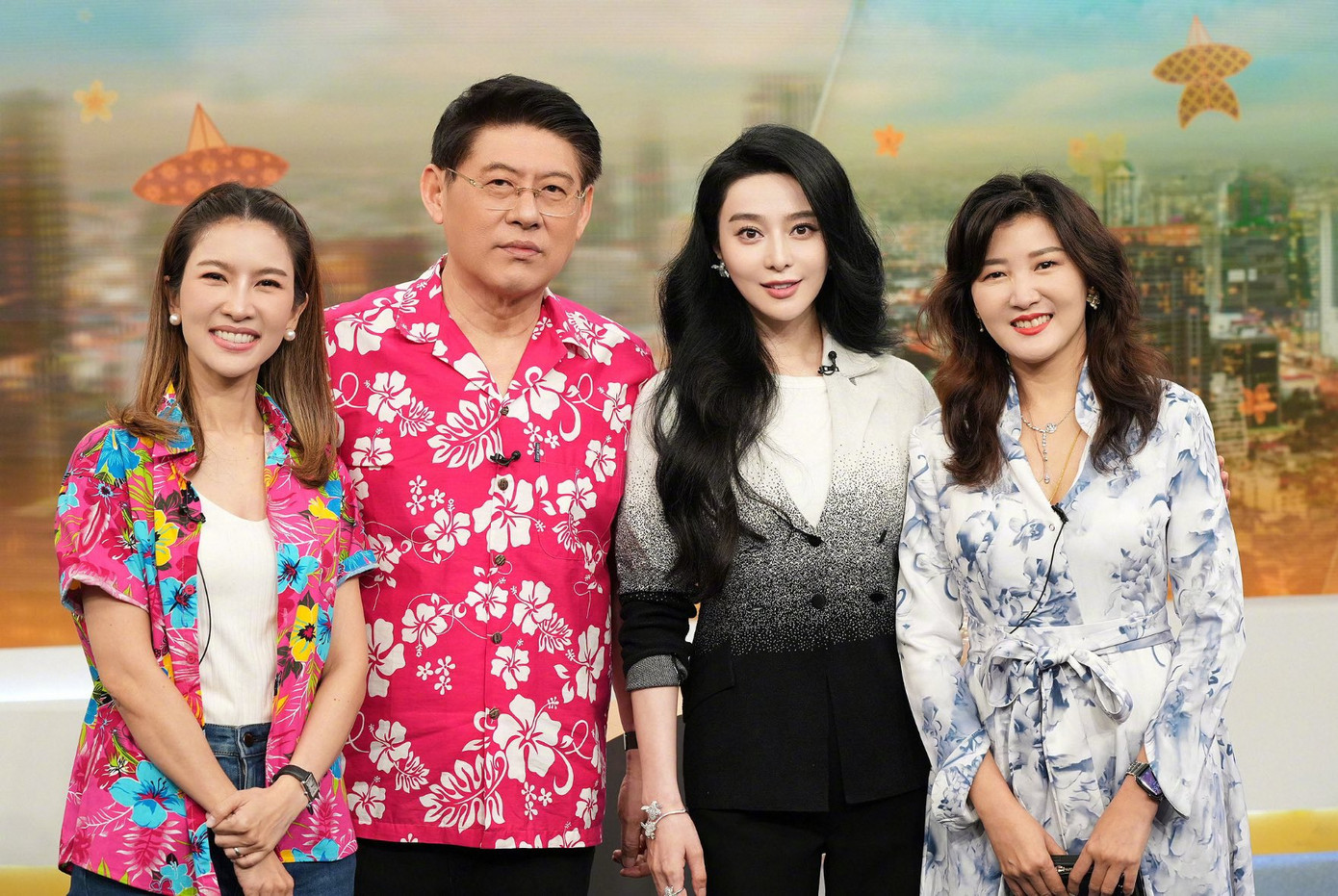 Xuất hiện trên sóng truyền hình, Phạm Băng Băng cũng tỏa sáng với khí chất tự tin, trẻ trung và sự chuyên nghiệp của một ngôi sao quốc tế.