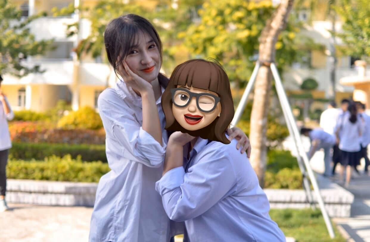 Phương Nhi được bạn bè gọi với biệt danh "mặt nhỏ" thuở đi học. - Nguồn: Facebook Vu Yen Nhi