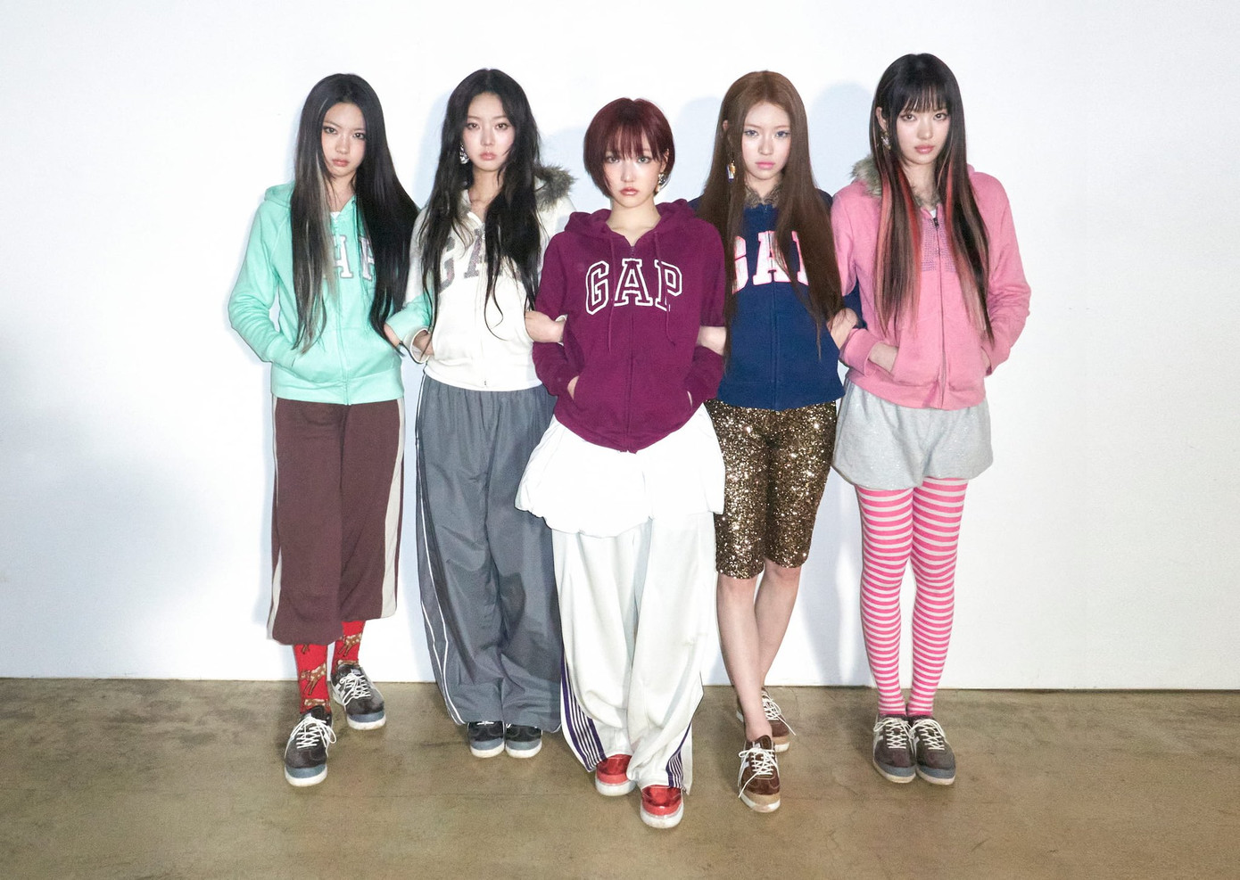 Concept sặc sỡ là thế, nhan sắc của KiiiKiii vẫn được netizen đánh giá là "nét căng" với sự long lanh không trộn lẫn cùng vóc dáng đồng đều, hòa hợp giữa các thành viên. Concept sặc sỡ là thế, nhan sắc của KiiiKiii vẫn được netizen đánh giá là "nét căng" với sự long lanh không trộn lẫn cùng vóc dáng đồng đều, hòa hợp giữa các thành viên.