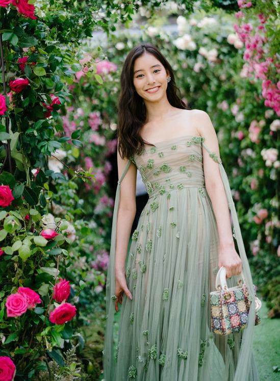 Cô nàng chính là khách mời &quot;quen mặt&quot; trong các sự kiện thời trang đẳng cấp toàn cầu.