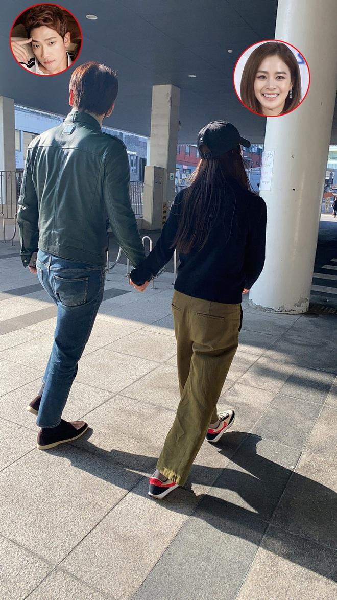 Bi Rain và Kim Tae Hee đang là cặp đôi hạnh phúc và quyền lực nhất nhì làng giải trí Hàn Quốc. Tháng 11/2021, giới truyền thông đã bắt gặp khoảnh khắc cả hai tay trong tay, tình tứ không khác gì &quot;thuở mới yêu&quot;.