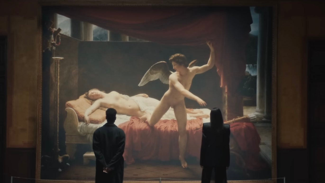 Vị trí đứng của Ho Yeon và Micol giúp khán giả &quot;ngầm hiểu&quot; về mối liên hệ của cả hai trong Cool With You.