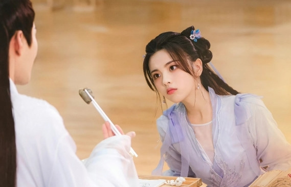 Nhiều cảnh quay được đánh giá là kỹ thuật quay dựng "vô tri" khiến mạch phim thiếu logic và mất đi tính tương tác giữa cặp đôi chính. Nhiều cảnh quay được đánh giá là kỹ thuật quay dựng "vô tri" khiến mạch phim thiếu logic và mất đi tính tương tác giữa cặp đôi chính.