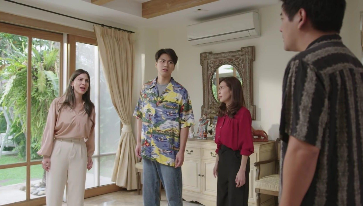 Đặc biệt chính là mối "thâm thù đại hận" không hồi kết giữa các vị phụ huynh, khi Bad Buddy không còn chỉ diễn tả mối quan hệ giữa hai người con, mà còn là một câu chuyện dài phức tạp của quá khứ. Đặc biệt chính là mối "thâm thù đại hận" không hồi kết giữa các vị phụ huynh, khi Bad Buddy không còn chỉ diễn tả mối quan hệ giữa hai người con, mà còn là một câu chuyện dài phức tạp của quá khứ.