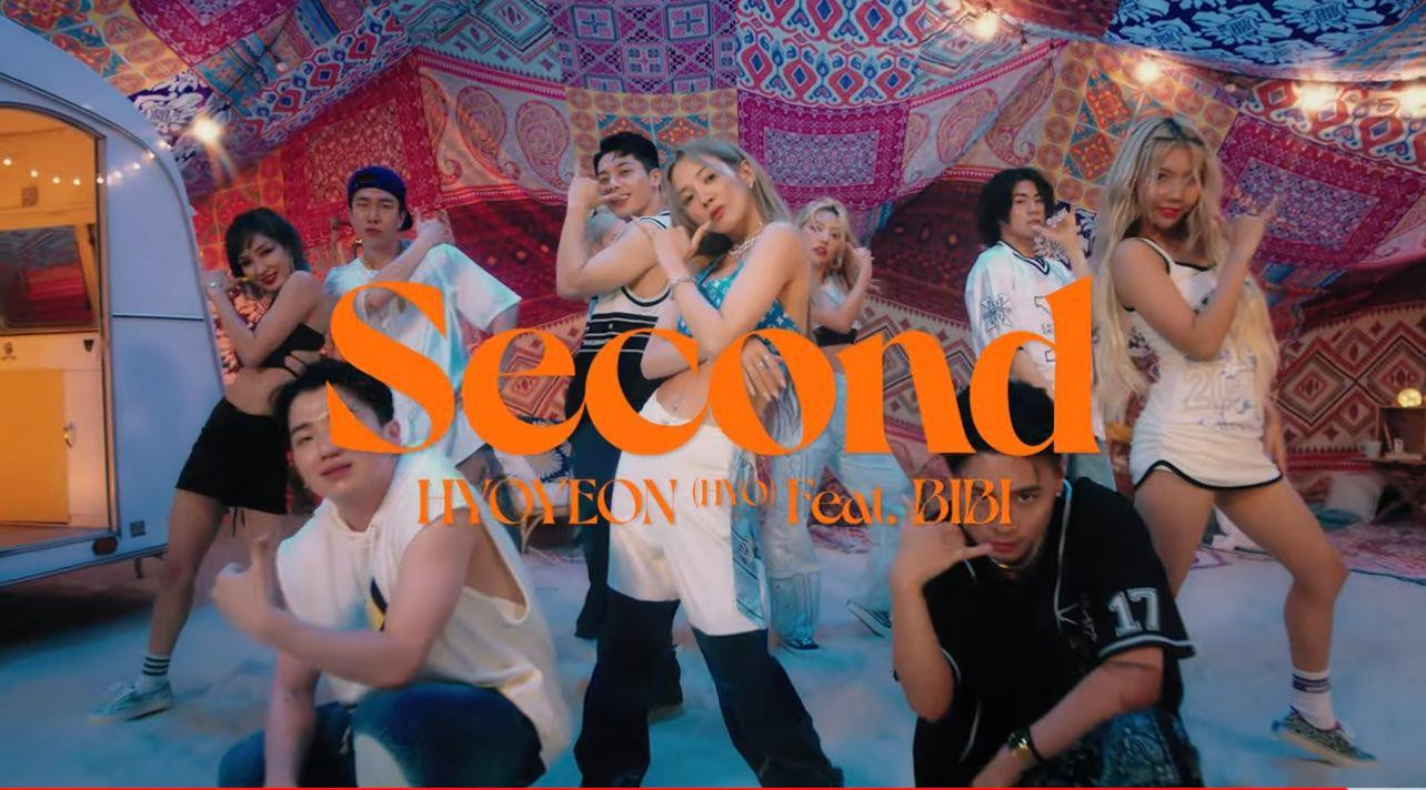 Hyoyeon thể hiện đẳng cấp của “cổ máy nhảy” nhà SNSD với vũ đạo đầy cá tính. Hyoyeon thể hiện đẳng cấp của “cổ máy nhảy” nhà SNSD với vũ đạo đầy cá tính.