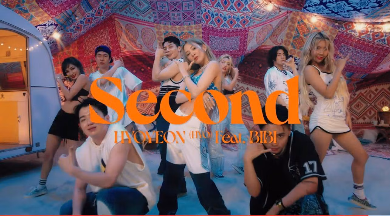Hyoyeon thể hiện đẳng cấp của “cổ máy nhảy” nhà SNSD với vũ đạo đầy cá tính.