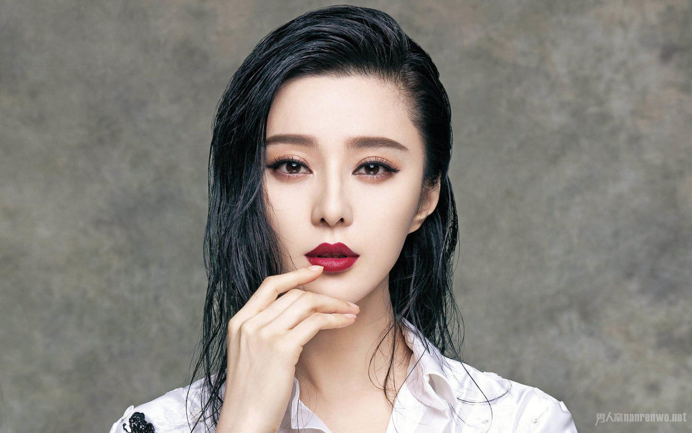 Nhiều nguồn tin cho rằng Phạm Băng Băng đã phải bán tháo hơn 41 khu bất động sản và nhiều tài sản có giá trị khác, cũng như vay mượn từ bạn bè để gom đủ tiền nộp phạt.